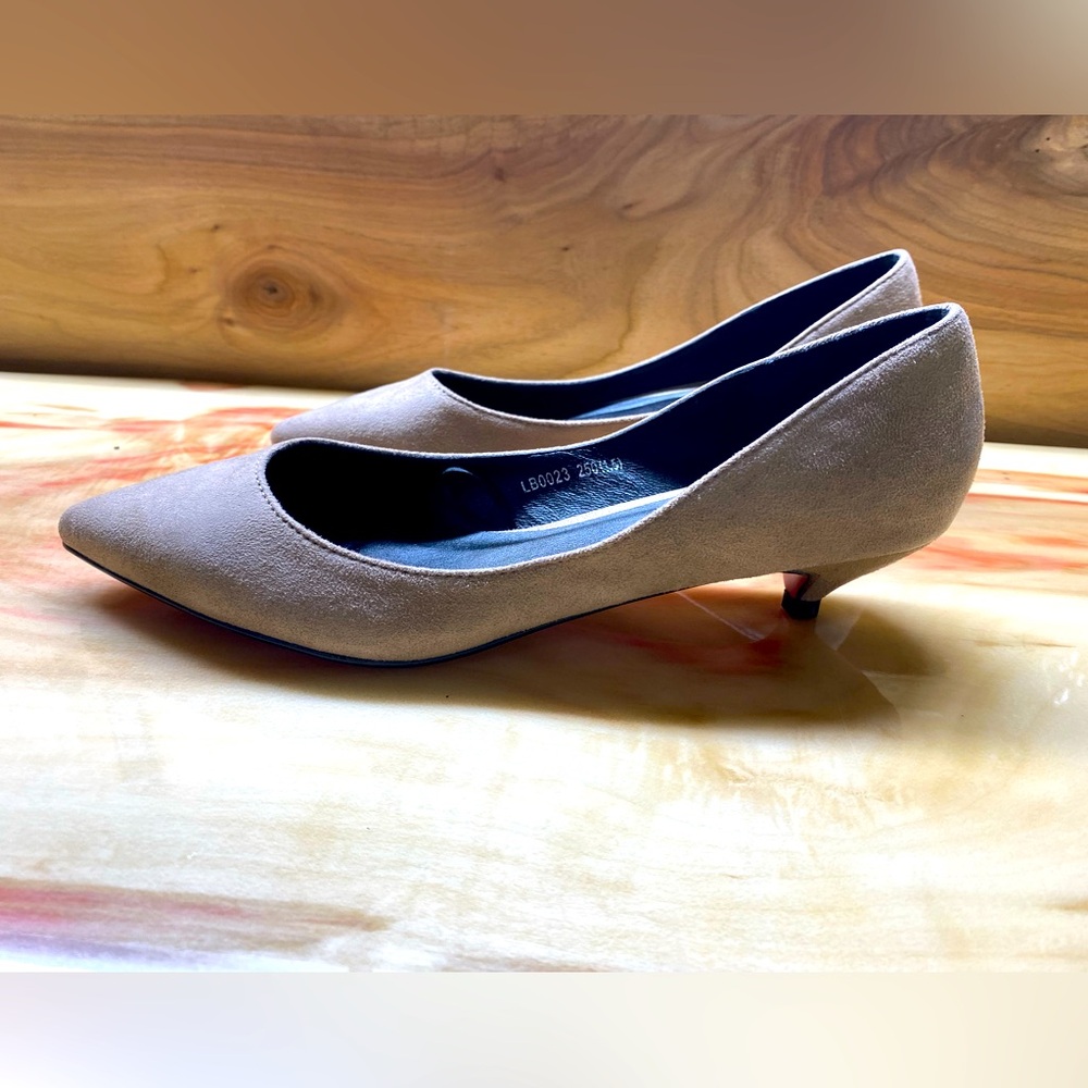 Lovely Beauty Faux Suede Kitten Heels